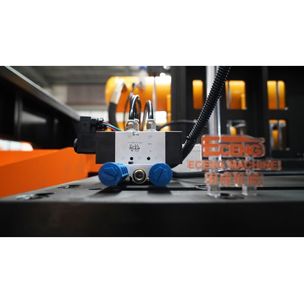 Fully Automatic Pet Stretch Blow Molding Machine 49kw