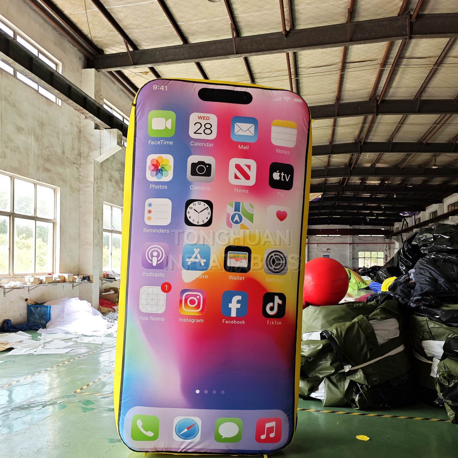 Custom Giant Inflatable Smartphone Advertising Model with Full Color Printed Screen for Brand Promotions Exhibitions and Retail Displays