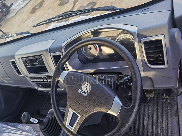 Горячая продажа HOWO грузовые грузовики 4X2 6 колес 8-10Тн свет правого привода с кондиционером