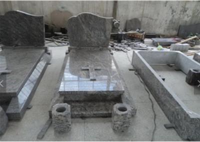 Classic Granite Memorial Headstones Carved / Custom Surface SGS Approved