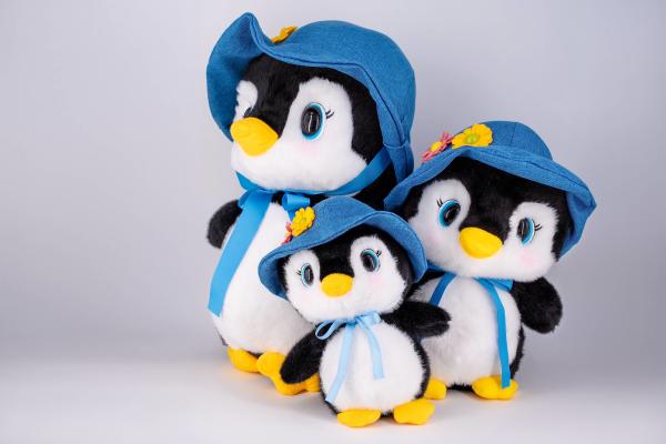 Adorable Penguin Soft Plush Toys with Blue Hat Cuddly Stuffed Animal CE EN71 Standard