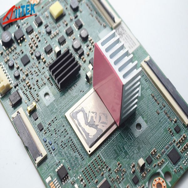 Cojín conductor termal TIF100-20-14E 2.37g/cc de la calidad del alto de la viscosidad de la superficie 2W 35 silicón estupendo de la orilla para los módulos del LED