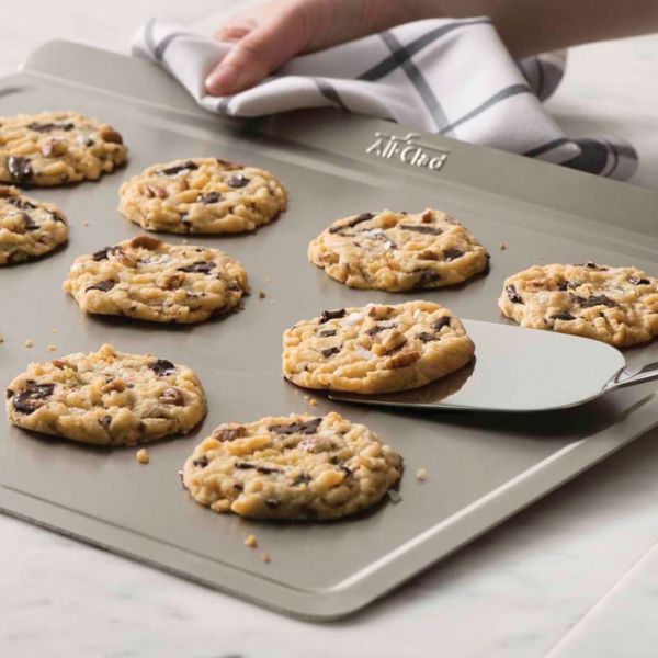 RK Bakeware China Алюминиевый лист для выпечки с охлаждающей стойкой