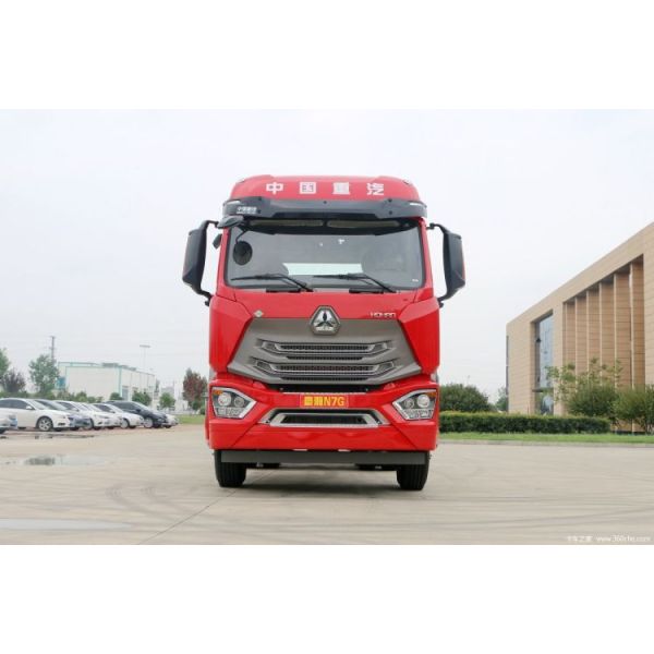 EURO 5 Manual Transmission SinotruK Haohan N7G 4*2 6*4 CHG LNG Special Truck Traction