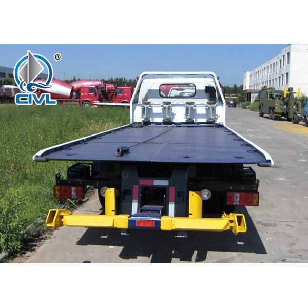 5 Ton Flatbed Tow Truck In White Howo Obstacle Heavy Duty Tow Trucks Flatbed Wrecker Carrier Road Rescue Vehicle