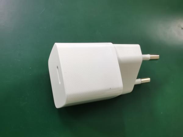 Certified 20W USB C PD Adapter with 1.67A Output Current CE/FCC/RoHS Lightweight 3.2 oz