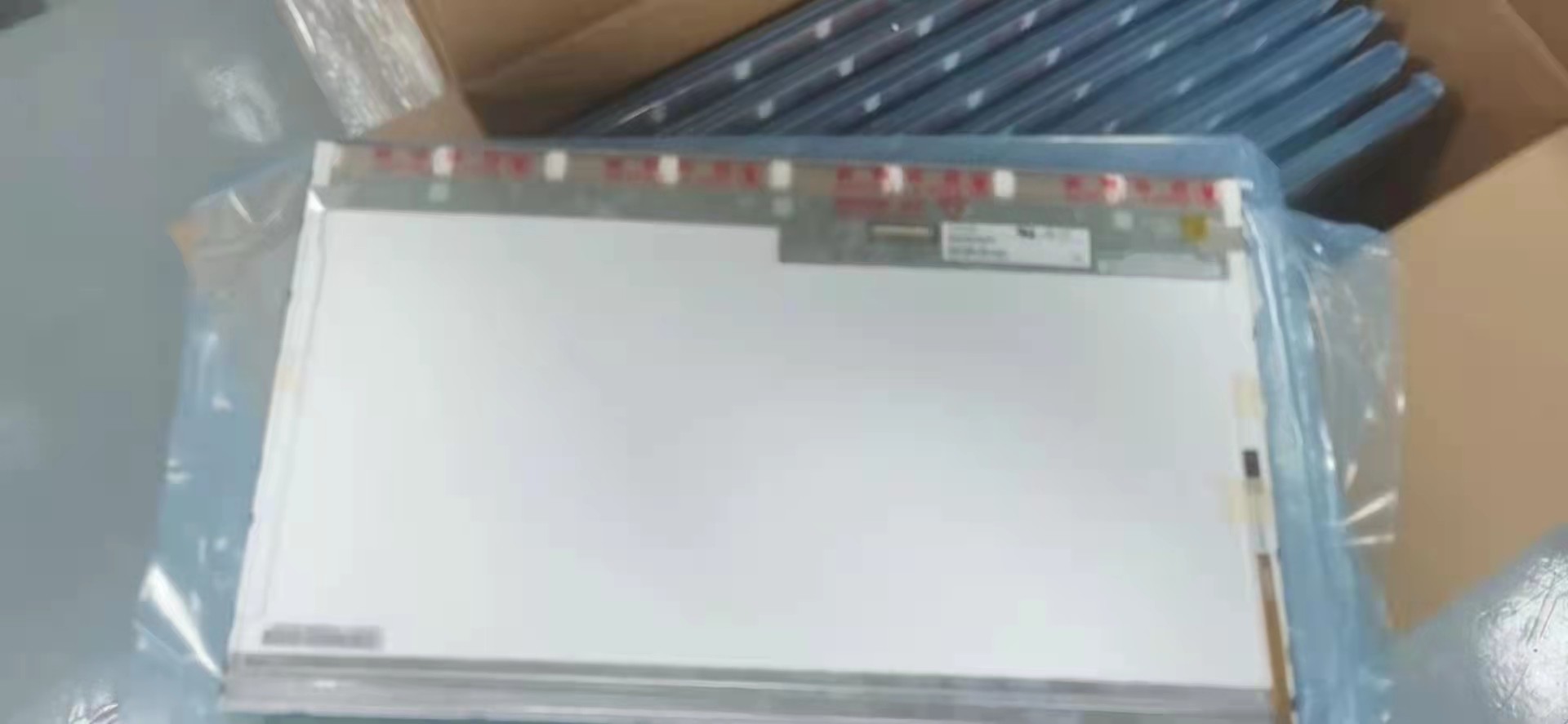 18,4» PIN 3.3V CLAA184FP01 экрана 119PPI 350cd/M2 40 Lcd ноутбука CPT