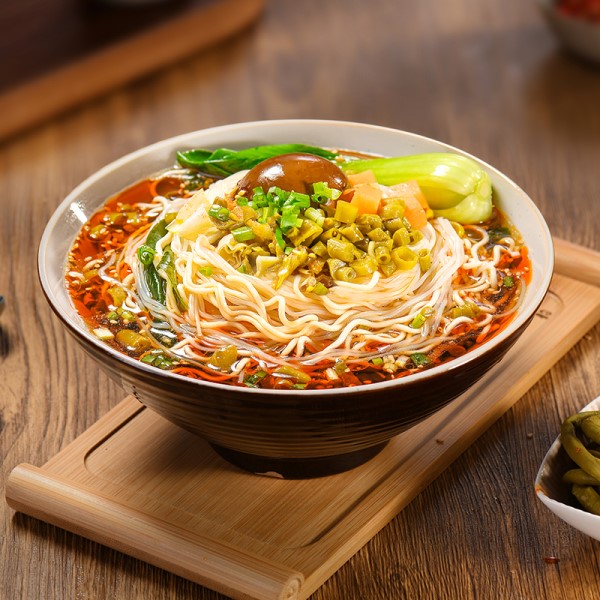 Ароматный острый сок со вкусом вермичелли и мгновенные лапши с богатыми ингредиентами