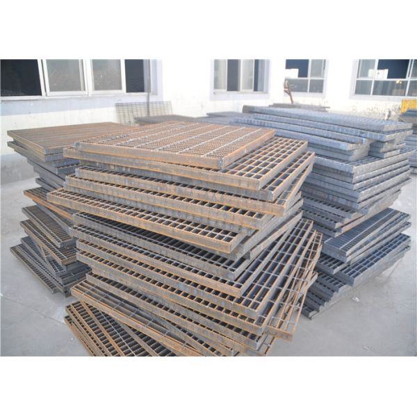 Нагрузка стального гратинг серебряного цвета стока сетки Серратед крышкой сверхмощная