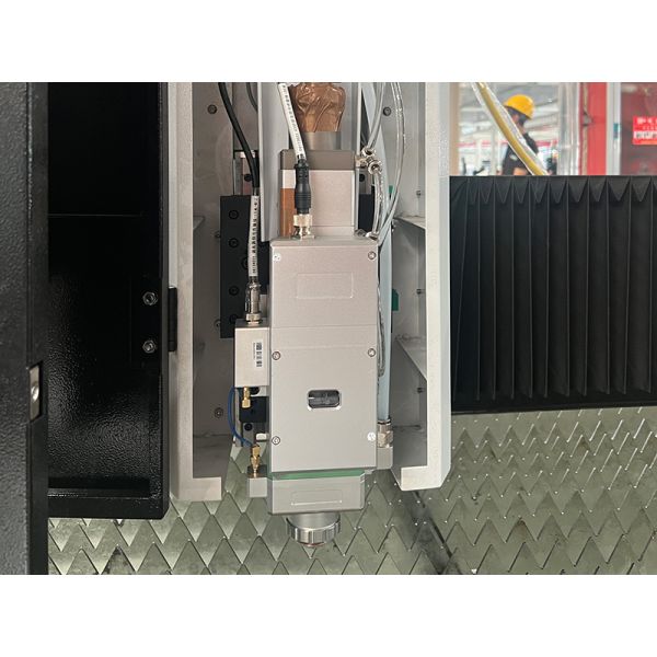 Au3tech laser cutting head Fiber CNC Laser Cutting Machine 3Kw 6Kw 380V 3 Phase 50 - 60Hz