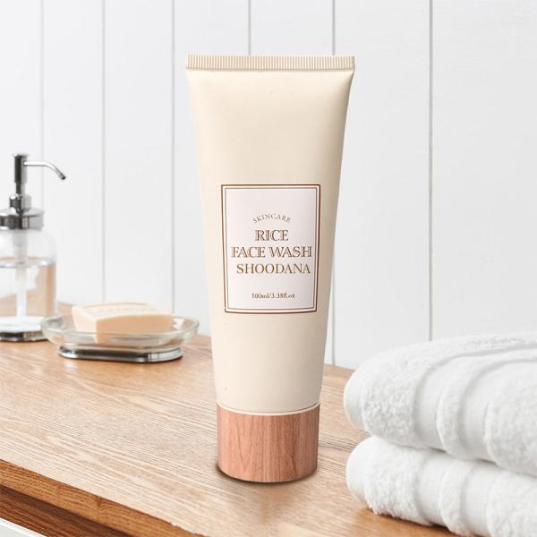Nettoyant Visage Éclaircissant au Riz pour Soin de la Peau - Blanchissant et Illuminant