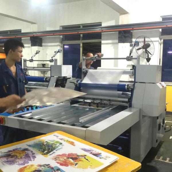 Máquina de estratificação do filme térmico semi auto de Bopp do rolo para a caixa da pestana do cartão