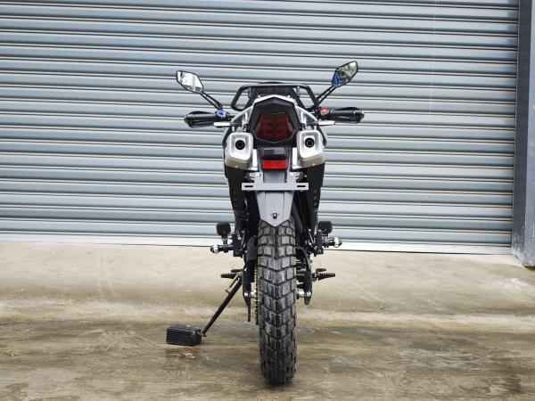 Versatile Single Cylinder Air-cooled Four-stroke Electric Dirt Bikes 300cc Street-adventure Motorcycle