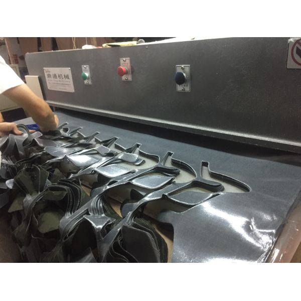 Manufacturer Oil Press Type Plane Four Column Leather Seat Belt Die Cutting Machine