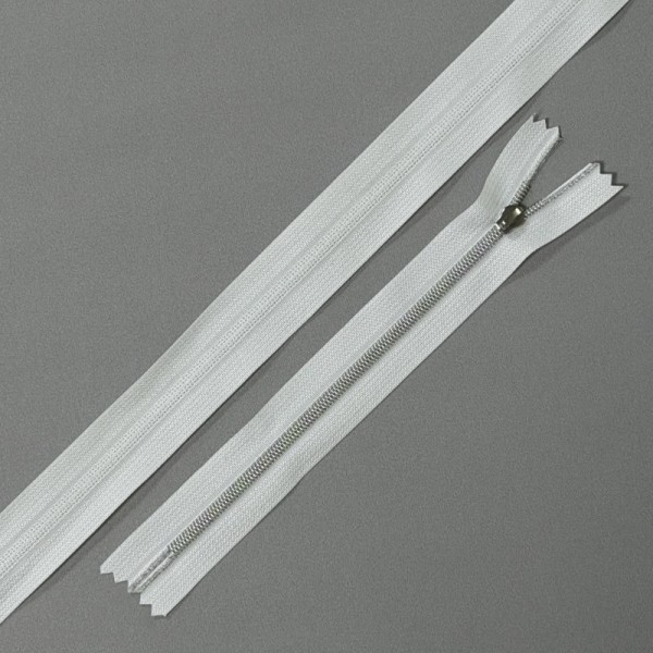 Fine Texture #3 Nylon Zipper Vacuum Plated Corrosion Resistant Stable Color