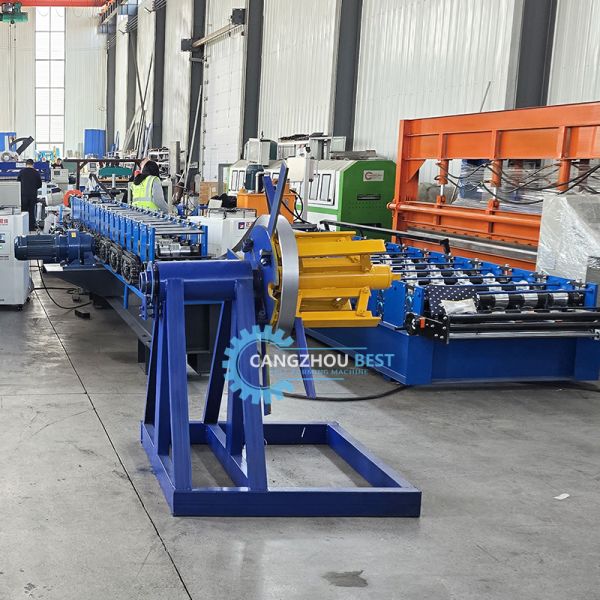 Steel Profile Galvanized Flying Cutting Laser Welding Round Pipe Making Roll Forming Machine
