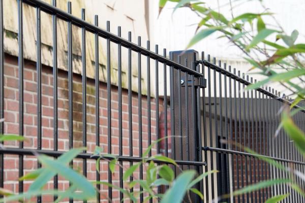 Strong Tubular Steel Fence Pet-Proof