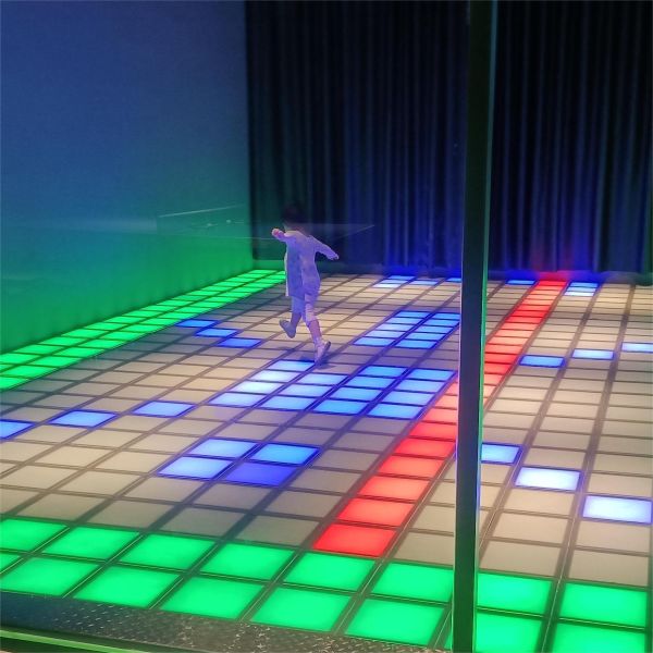 Cheap Cost Interactive Gaming LED Indoor Room LED Jumping Grid Game