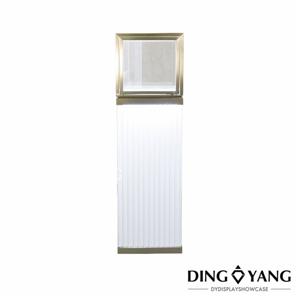 Музейные витрины размером 450x450x1350 мм
