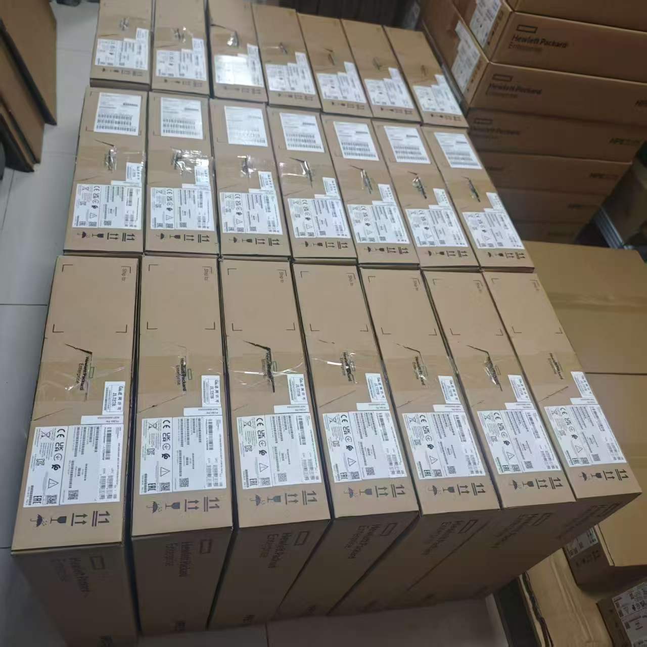 JL675A HPE Aruba Networking CX 6100 48G Class4 PoE 4SFP+ 370W Switch