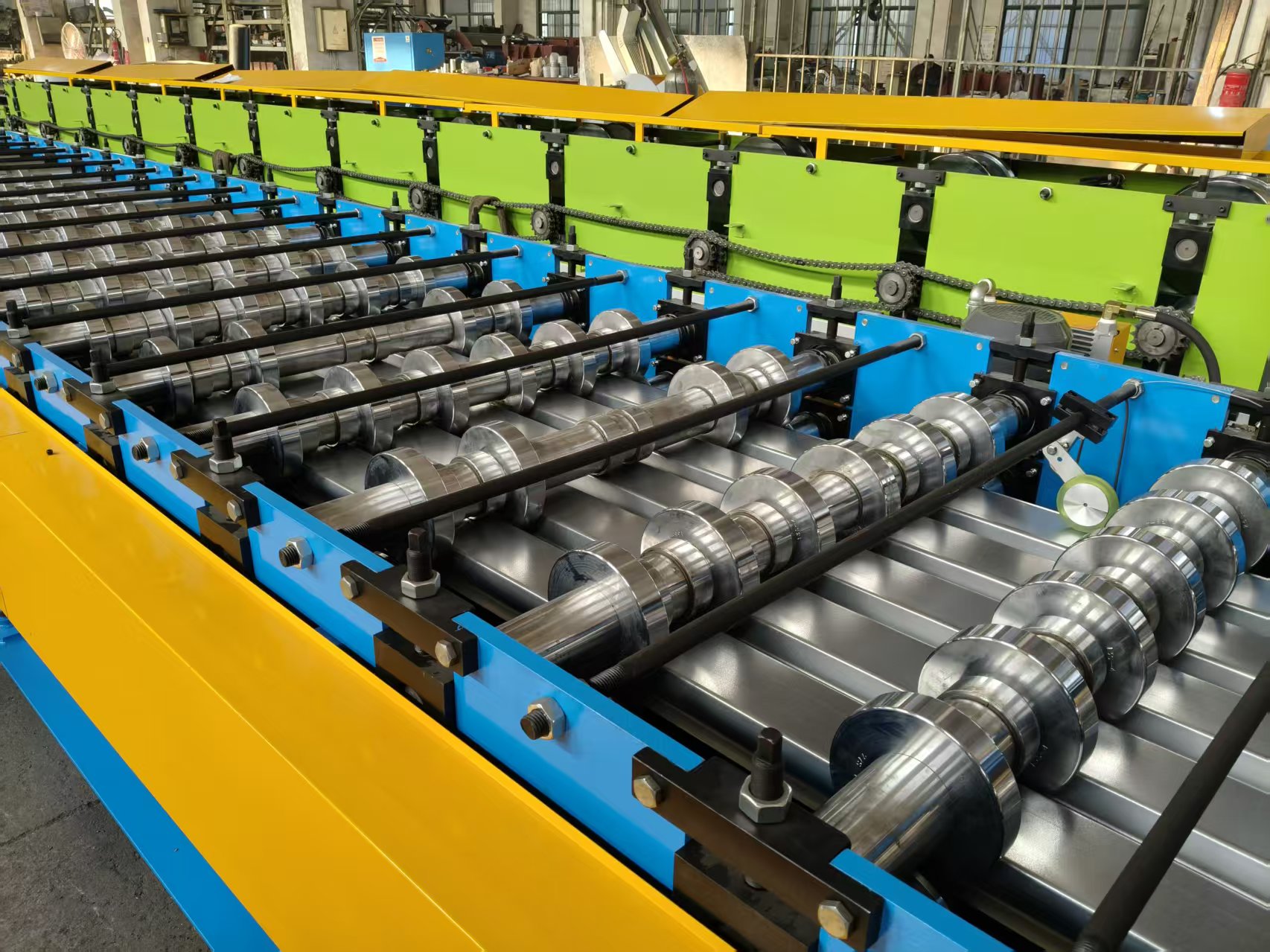 Galvanized Steel 12m/Min Metal Roof Deck Roll Forming Machine 0.3-0.8mm