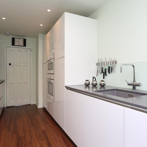 Simple And Modern White Gloss Kitchen Cabinets Wooden Handless Design Lacquer Kitchen Cabinet Set
