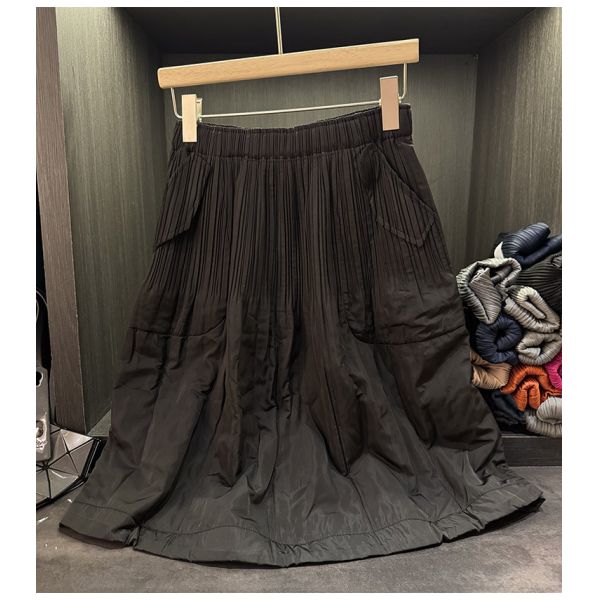 High-end Elegant Temperament Solid Color Quilted Half Skirt Women Autumn Winter New Thickened Slimming Versatile A-line Natural