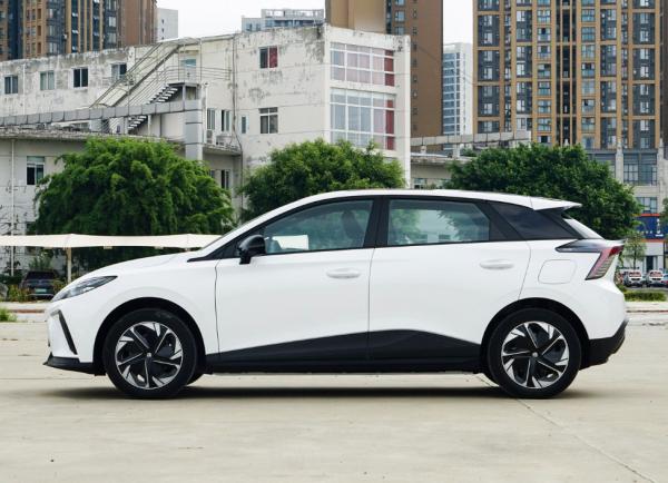 Smart Pure New Energy Electric MG Car MG 4 125Kw 415Km 170Ps Electric Vehicle Sedan