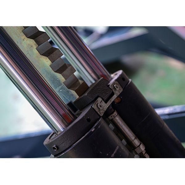 Pneumatic Release Car Lifting Equipment 330mm-2030mm Height3T Scissor Lift