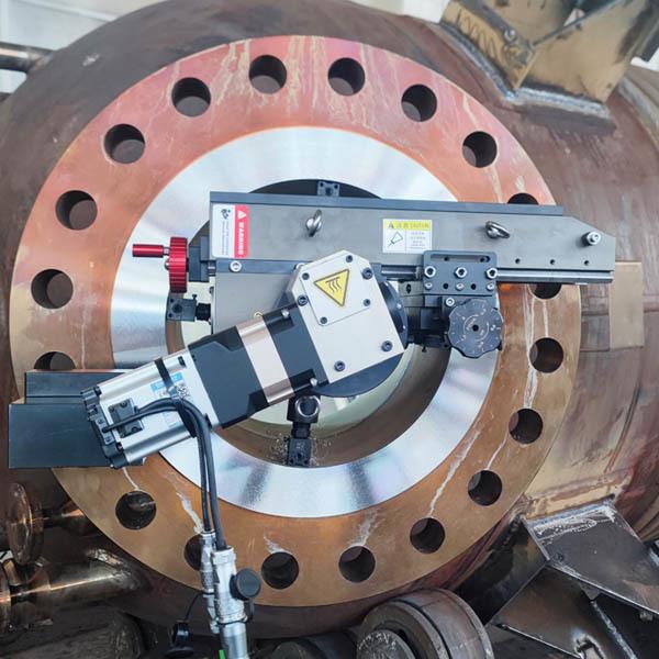 Máquina portátil para refrentado de bridas con montaje en diámetro interior de 26 pulgadas, diseñada con precisión