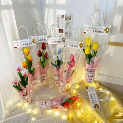 Simulation PU Tulipe Hug Bucket Cute Wool Flower Hug Bénédiction Cadeau Créatif Festival Cadeau de Fête en gros