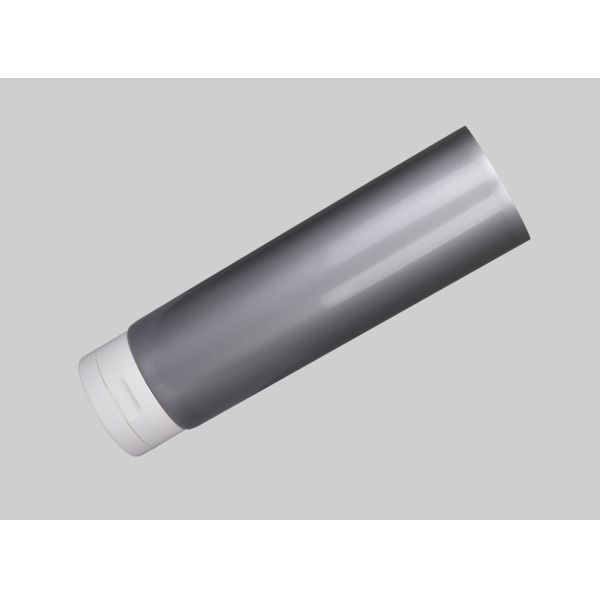 Pressez le plastique vide de lotion pour le corps des tubes cosmétiques D60mm 200-500ml avec le dessus de secousse