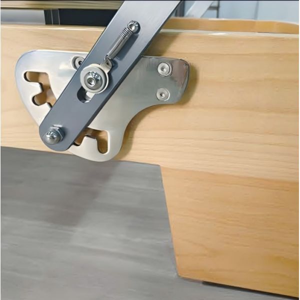 Commercial Grade Beech Wood Pilates Reformer U+PL020B with Adjustable Resistance System