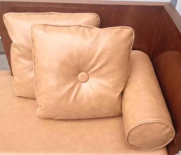 Long Bedroom Ottoman Bench , Upholstered Luggage Bench With Pillows