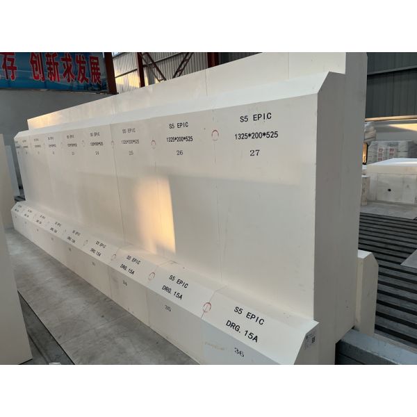 Содержание Fe2O3 ≤ 0,1% Рефракторные расплавленные литые S5 EPIC AZS кирпичи для керамических глазуровых печей