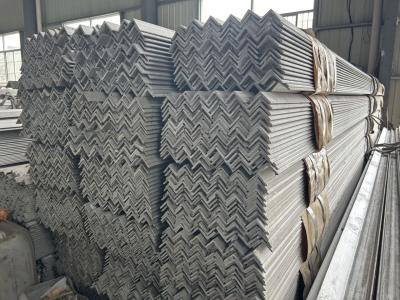 L lustrou a barra de ângulo de aço inoxidável 5.8m JIS laminado a alta temperatura para feixes de construção