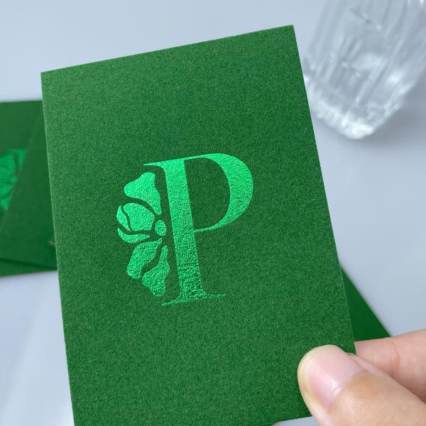 Impression de cartes de visite en velours rouges Invitations en couleurs multiples Impression de cartes en feuille de papier Cartes en velours de luxe