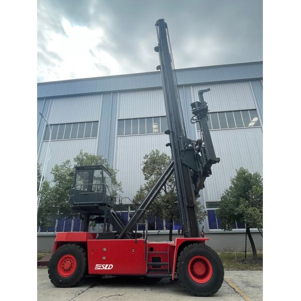 8 9 10T CUMMINS QSB6.7 Пустой контейнеровоз для порта