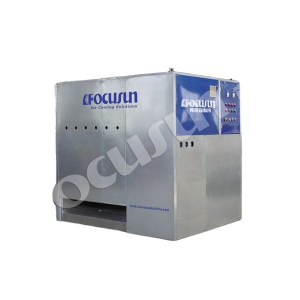 ビッツァー・コンプレッサーとステンレス・スティールは,最大出力のために3T立方体氷機で使用される