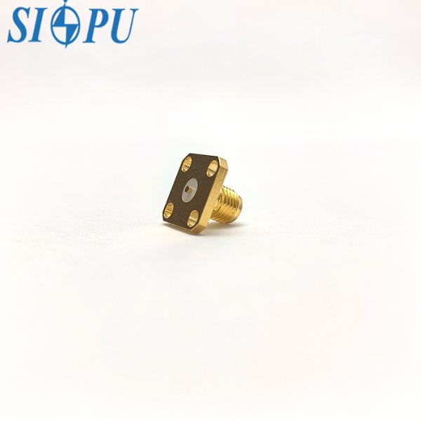 堅牢な真鍮製SMA 4穴フランジマウントレセプタクル 金メッキRF同軸コネクタ 安定した周波数伝送用