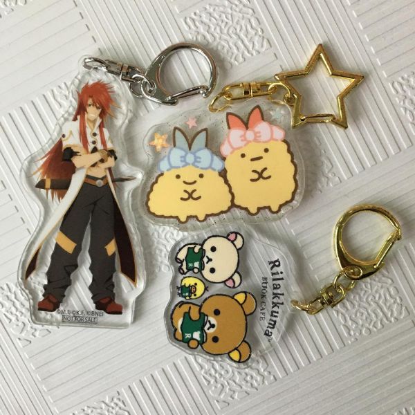 Harmless OEM Engraved Acrylic Keychain , Anime Cute Cartoon Keychain