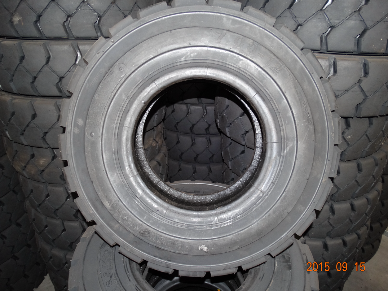 solid forklift tires 7.00-12,Industrial forklift Tyre 7.00-12