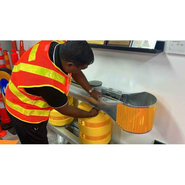 66.66 distnace Customized Hot Sale Road Safety Rolling Barrier System – Rotating Anti-Collision Drums for Highways | highway Project Preferred