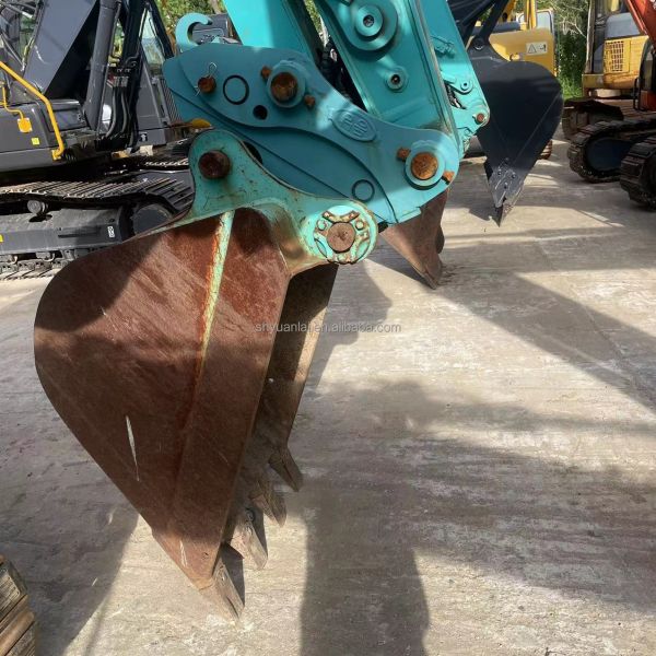 Machines de creusement d'occasion Original cylindre hydraulique Kobelco Excavator SK125