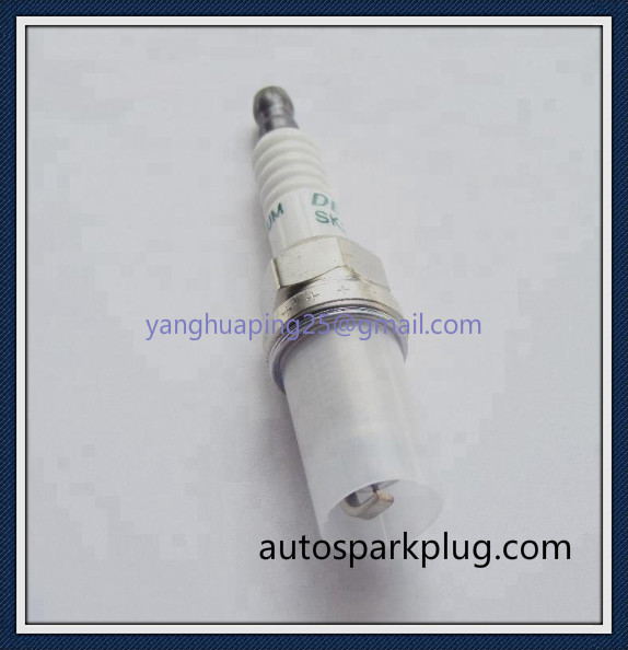 Spark Plug SK20R11 90919-01210 Car Spark Plug for TOYOTA COROLLA LEXUS LAND