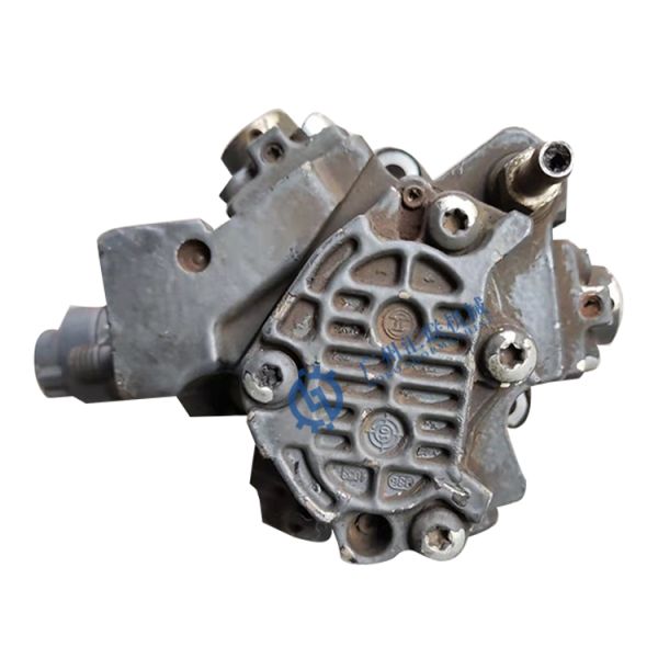 Двигателя насоса экскаватора частей двигателя дизеля 4D95-5 Assy насоса дизельного полного дизельный