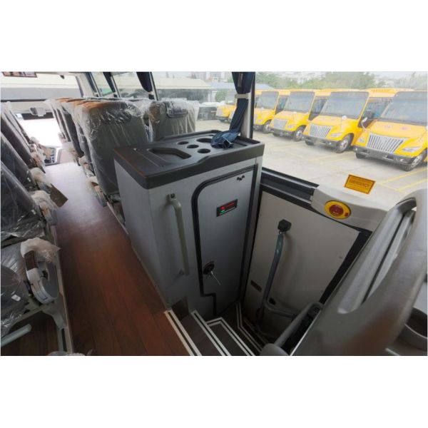 Золотым автобус используемый драконом тренера XML6122 51seats с тренером туалета 1 блока