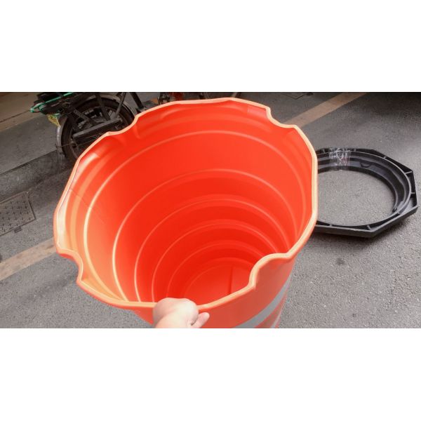 High Density PE Traffic Safety Barrel Unbreakable Red Road Crash Drum with Reflective Tape for Traffic Control