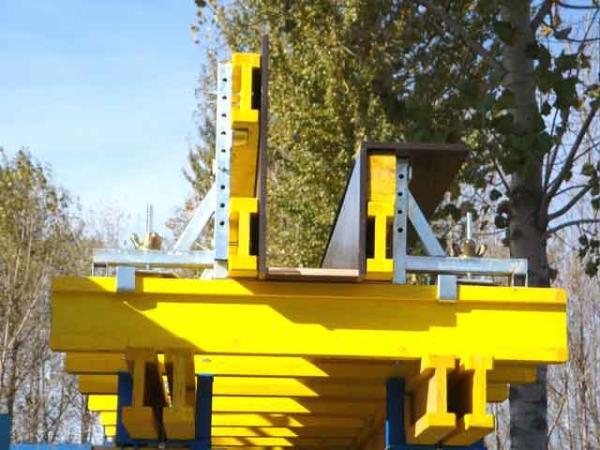 High efficiency Beam clamp with plywood as the panel
