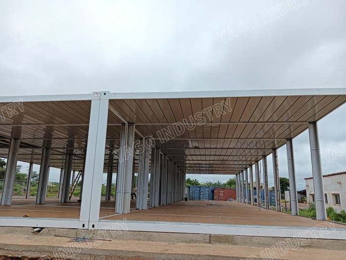 Pre-finished Modular Office Building Flat Pack Container Unit with Heavy-duty Hot-dip Galvanized Q235 Light-steel Framework and Fire-compliant Thermal-insulated Sandwich Panels